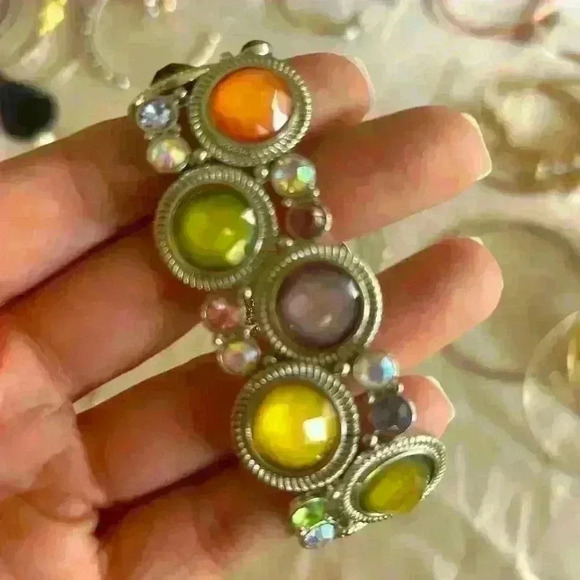 Jewelry - 🏖️ Summer Jewelry SALE! Elastic gem bracelet